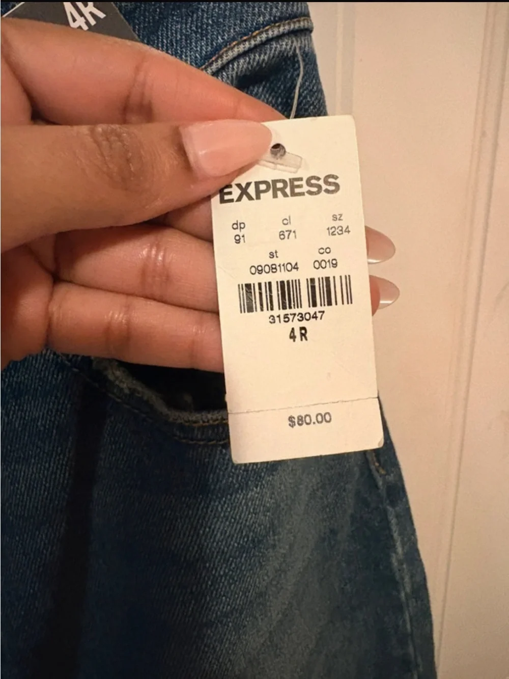 **SOLD**Express modern straight high rise jeans size 4R - Picture 4 of 4
